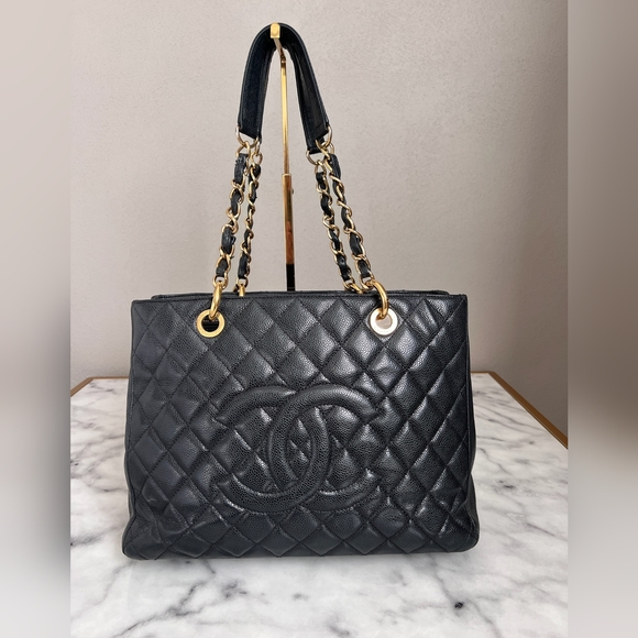 CHANEL Handbags - Chanel Caviar GST Grand Shopping Tote